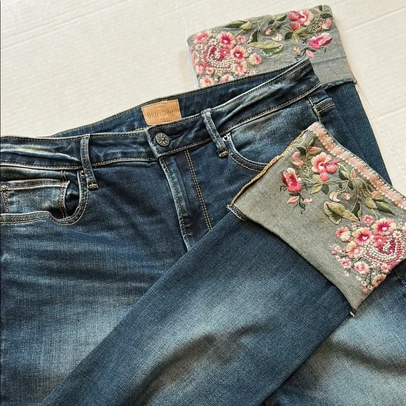 Driftwood Jeans Colette. Cropped. - Picture 1 of 10